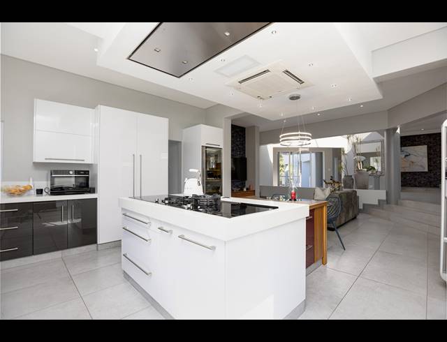 7 BEDROOM HOUSE FOR SALE IN DAINFERN GOLF ESTATE